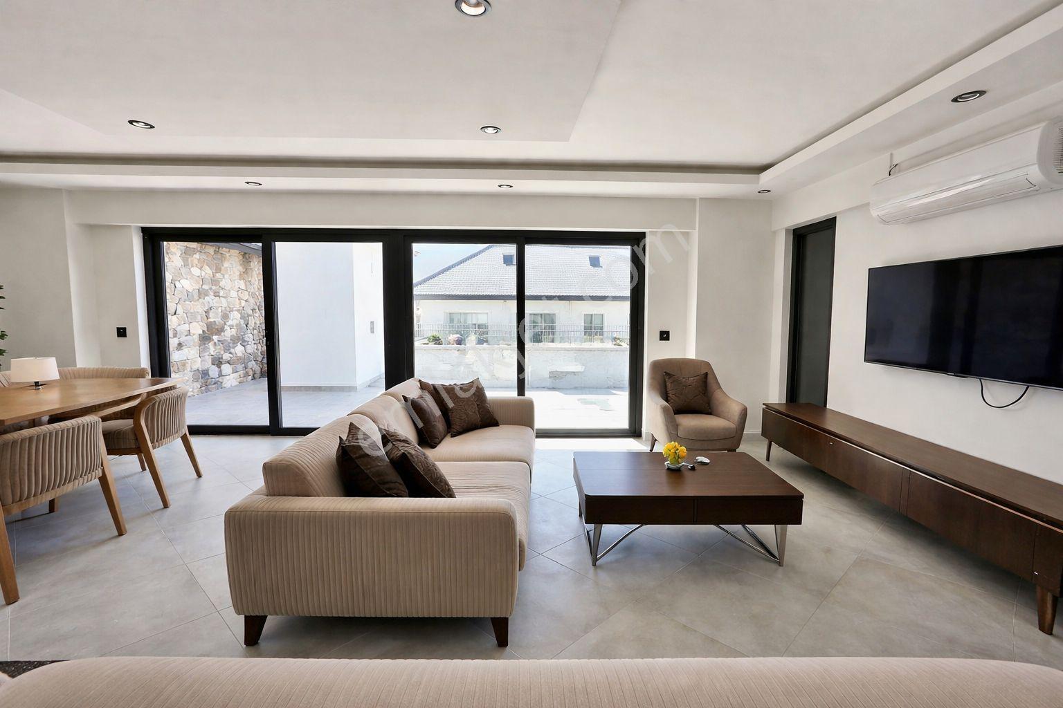 Faralya'da Deniz Manzaralı Lüks Villa - Görsel 8