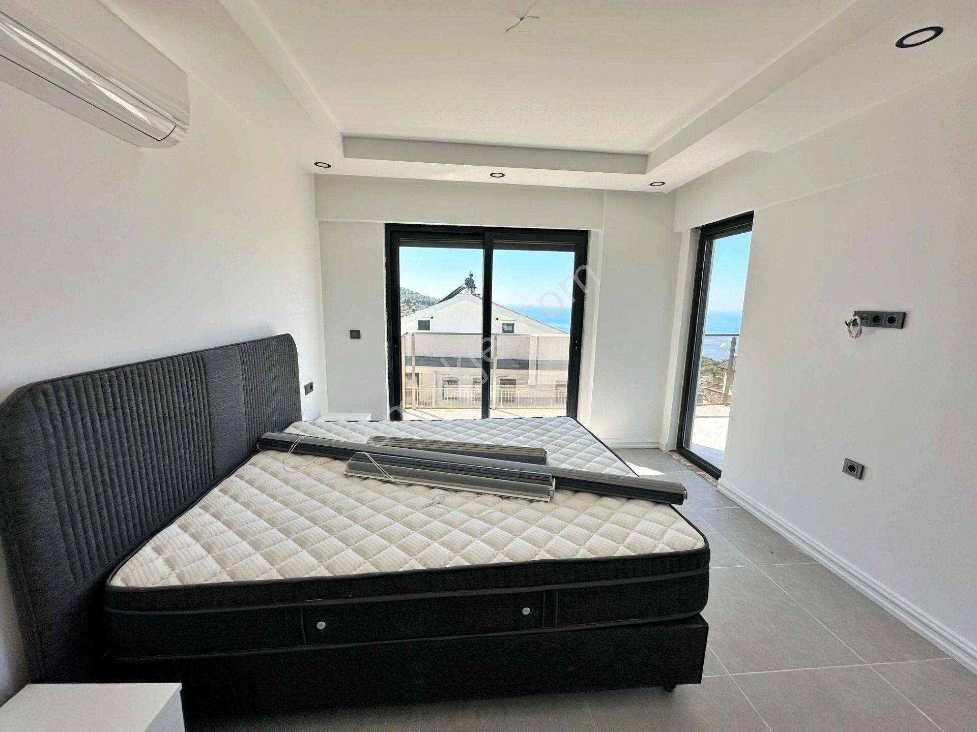 Faralya'da Deniz Manzaralı Lüks Villa - Görsel 9