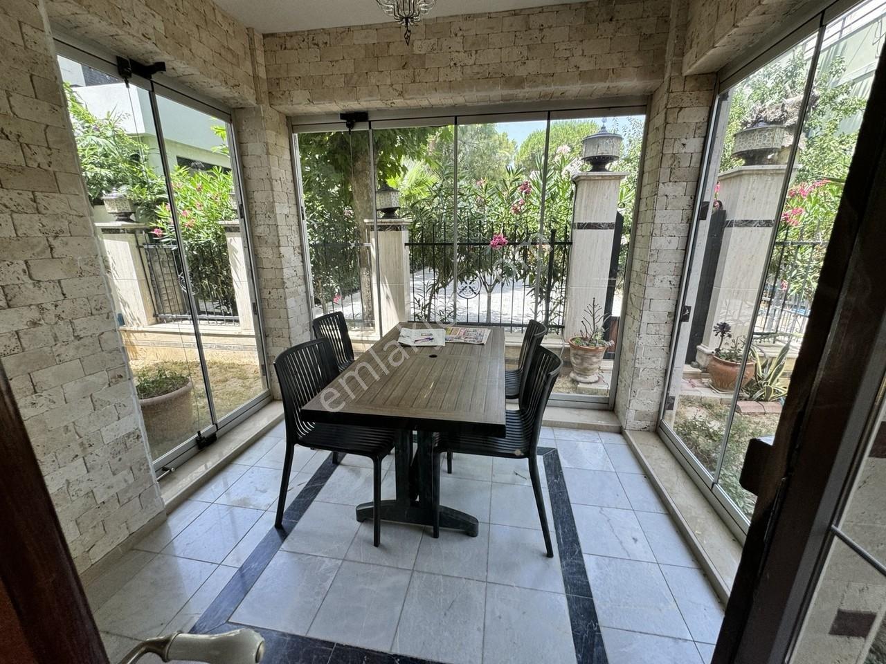 Sakin, Şık Ve Ayrıcalıklı | Sahilevleri 5+2 Lüks Kiralık Villa - Görsel 6