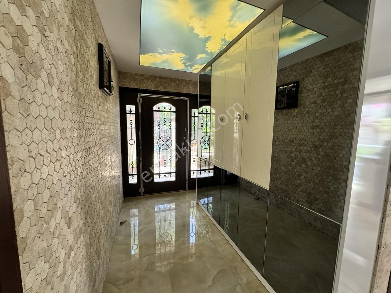 Sakin, Şık Ve Ayrıcalıklı | Sahilevleri 5+2 Lüks Kiralık Villa - Görsel 14