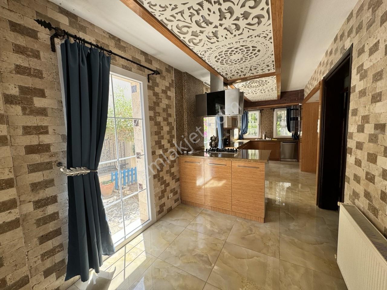 Sakin, Şık Ve Ayrıcalıklı | Sahilevleri 5+2 Lüks Kiralık Villa - Görsel 5
