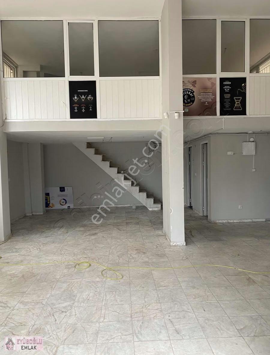 Maltepe Atatürk Caddesi Üzerinde Kiralık Dükkan - Görsel 17