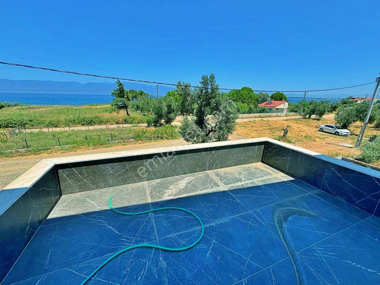 Uytundan Burhaniye İskelede Denize Sıfır 4+2 Müstakil Villa - Görsel 9