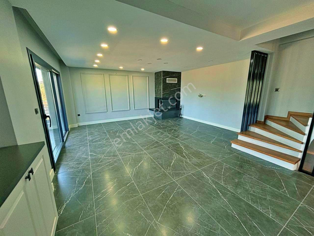 Uytundan Burhaniye İskelede Denize Sıfır 4+2 Müstakil Villa - Görsel 32