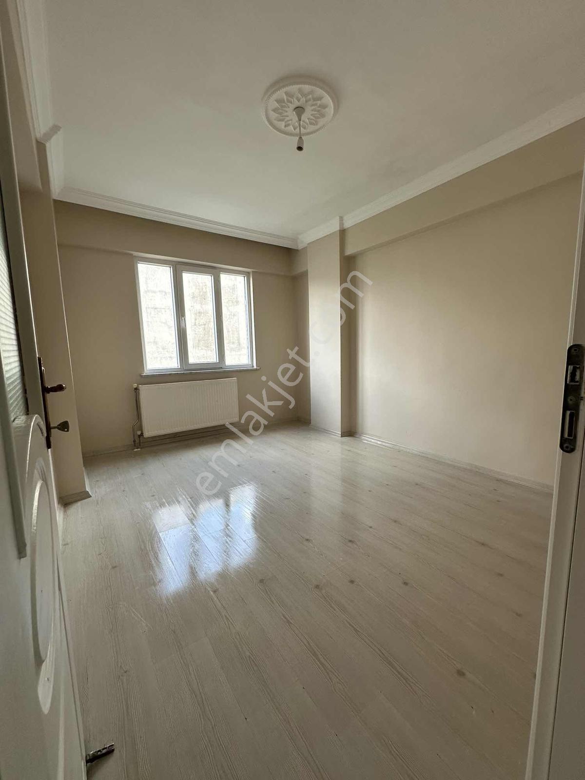 Kapaklı Bahçelievler 2+1 Ön Cephe İskanlı,orta Kat,merkez - Görsel 3