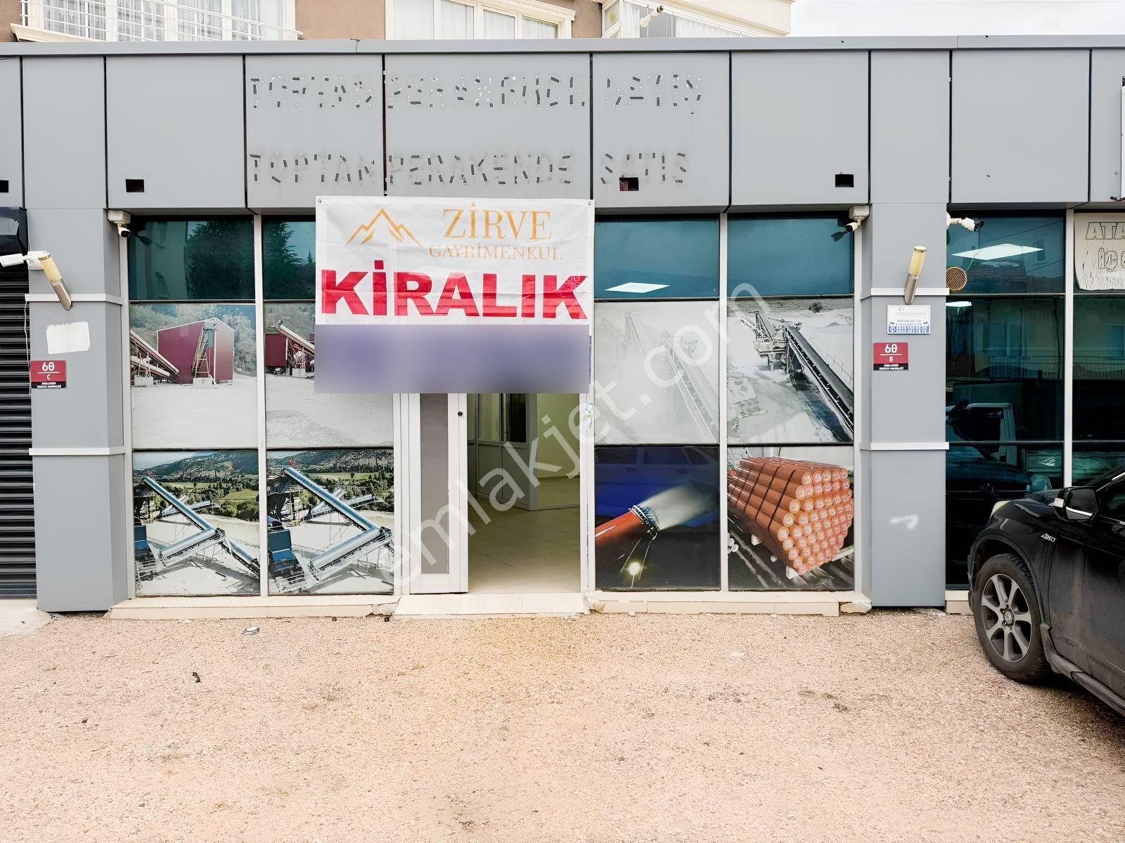 Yakacıkta 90 M2 Cadde Üstü Kiralık Dükkan