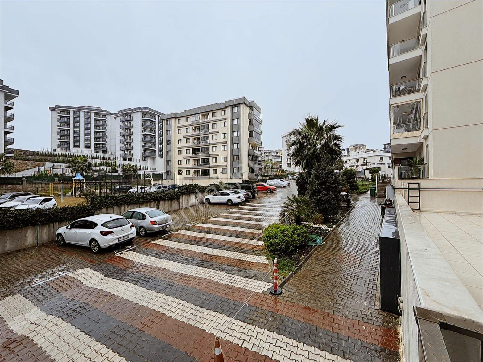 Vizyon35 Sitesi'nde Ebeveyn Banyolu Özel 2+1 Satılık Daire - Görsel 2