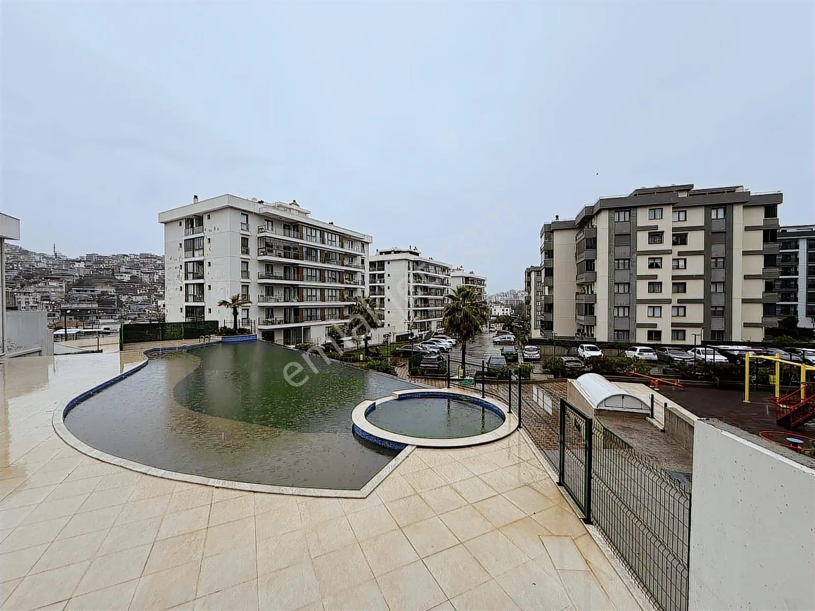 Vizyon35 Sitesi'nde Ebeveyn Banyolu Özel 2+1 Satılık Daire