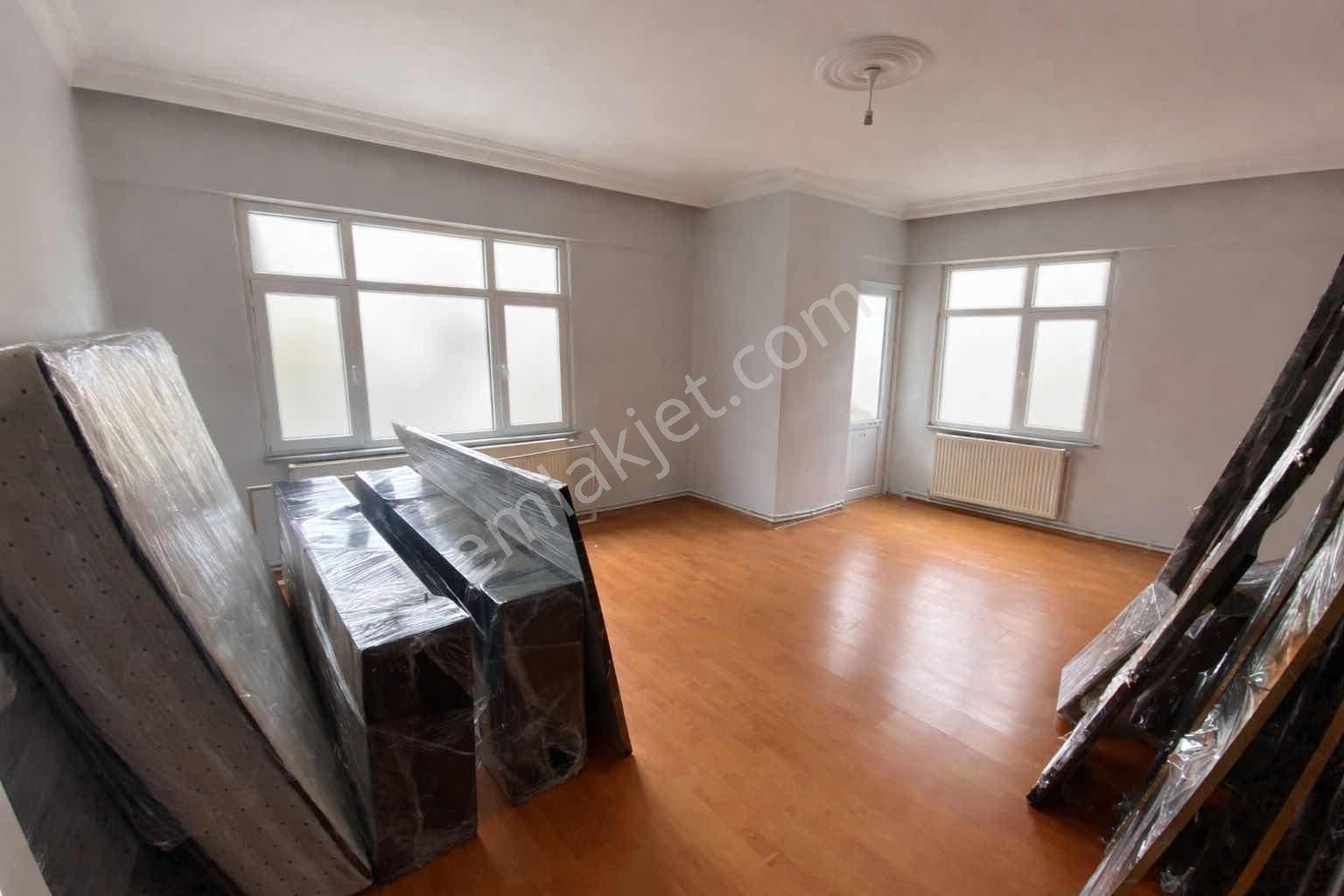Gebze Marmaray,metro Ve Bolular Cad. Yakın Kiralık 2+1 Ara Kat