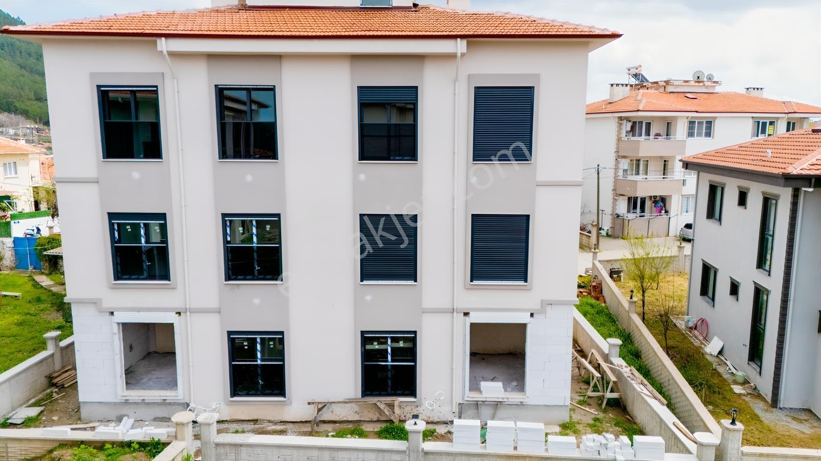 Cb Marina'dan Ula Köprübaşı Mahallesinde Kiralık 2+1 Daire - Görsel 2