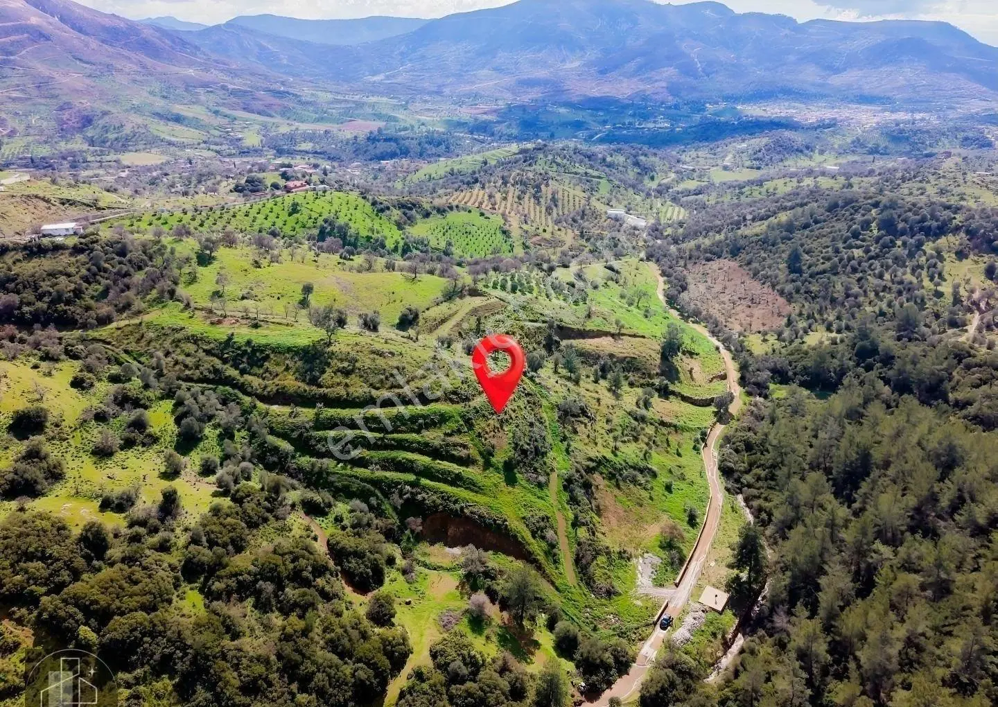 Seferihisar Orhanlıda Yola Cephe 12.850 M² Elektrik Su Hazır
