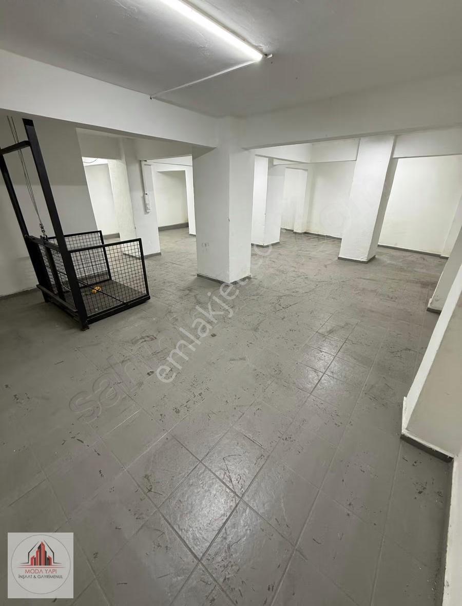 Birçok Sektöre Uygun Hastane Metro Yanı Net 200 M2 Depolu Dükkan - Görsel 15