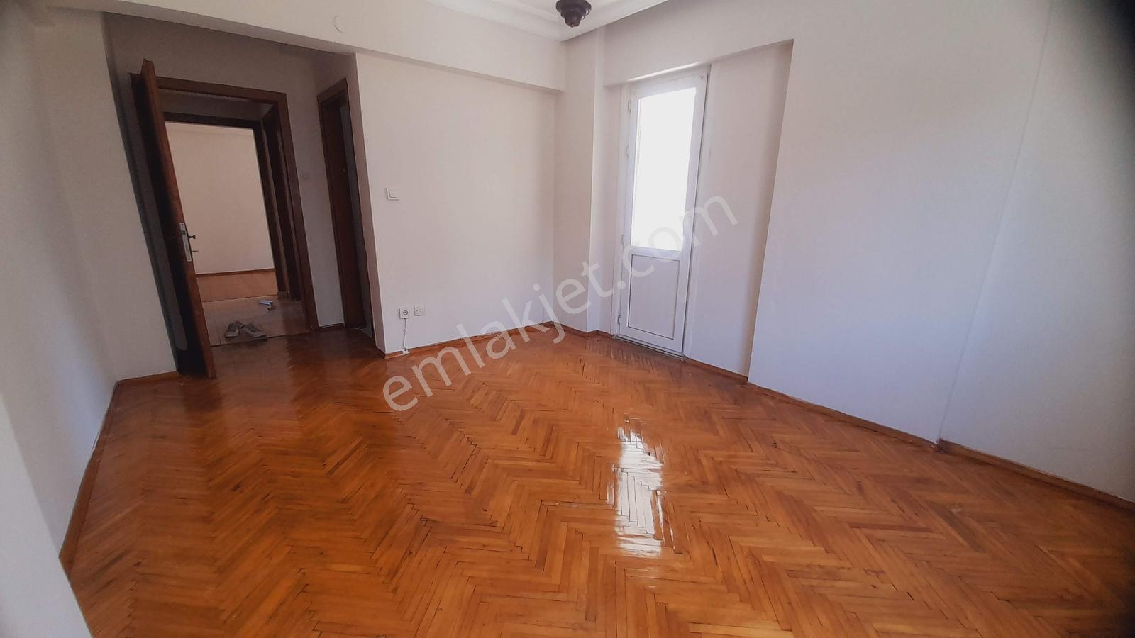 İçerenköy'de 3+1 Kiralık Daire - Görsel 13