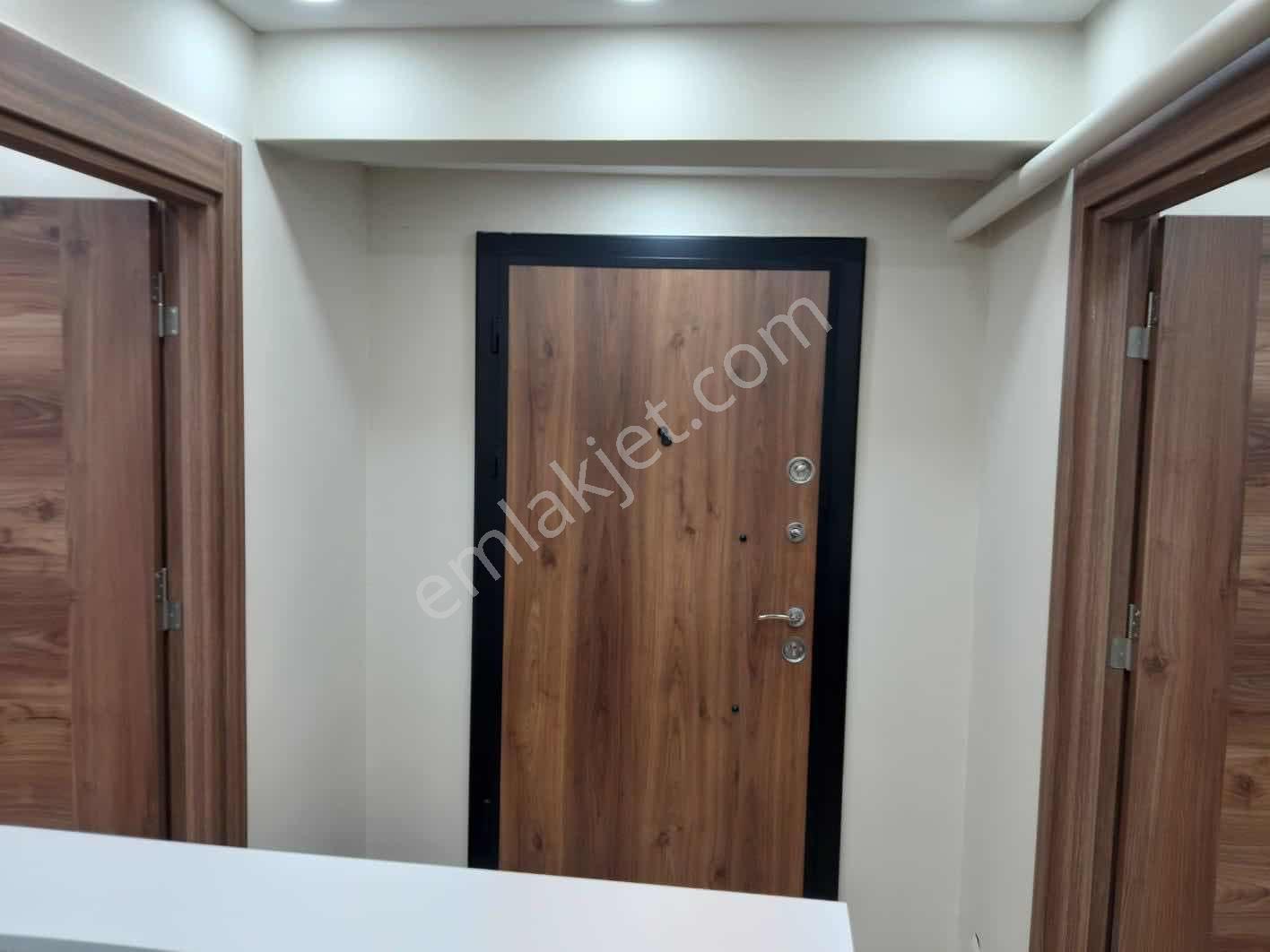 Laleli Meydan' Da | Tramvay Durağın Dibinde | Kiralık Ofis - Görsel 11