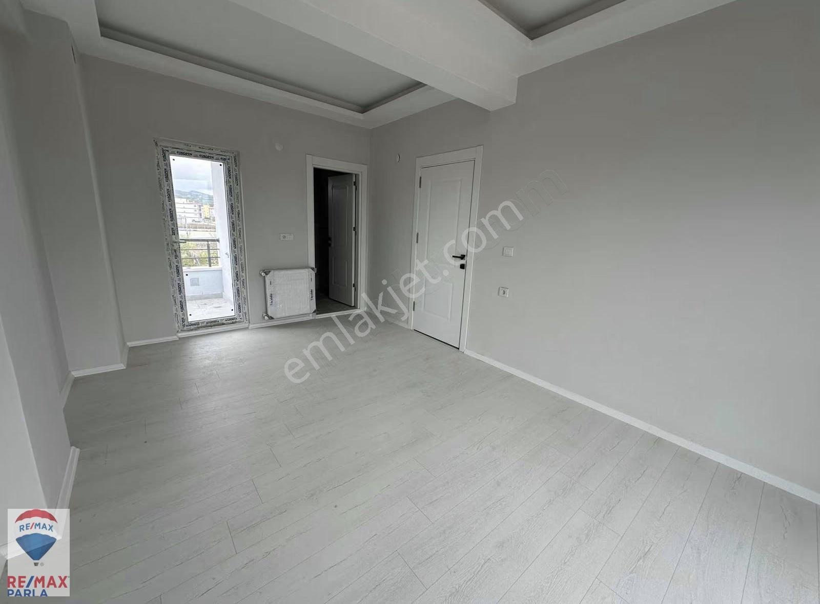 Salon Mutfak Ayrı 2+1 Satılık - Görsel 24