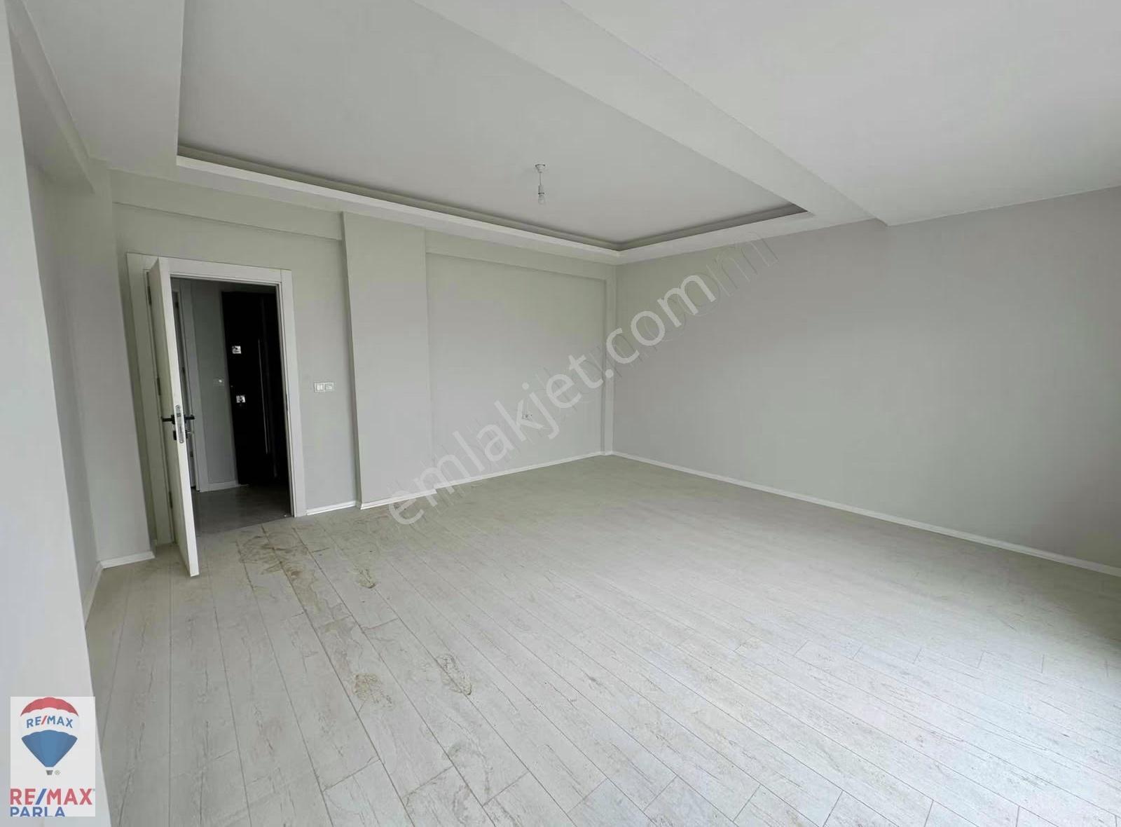 Salon Mutfak Ayrı 2+1 Satılık - Görsel 33