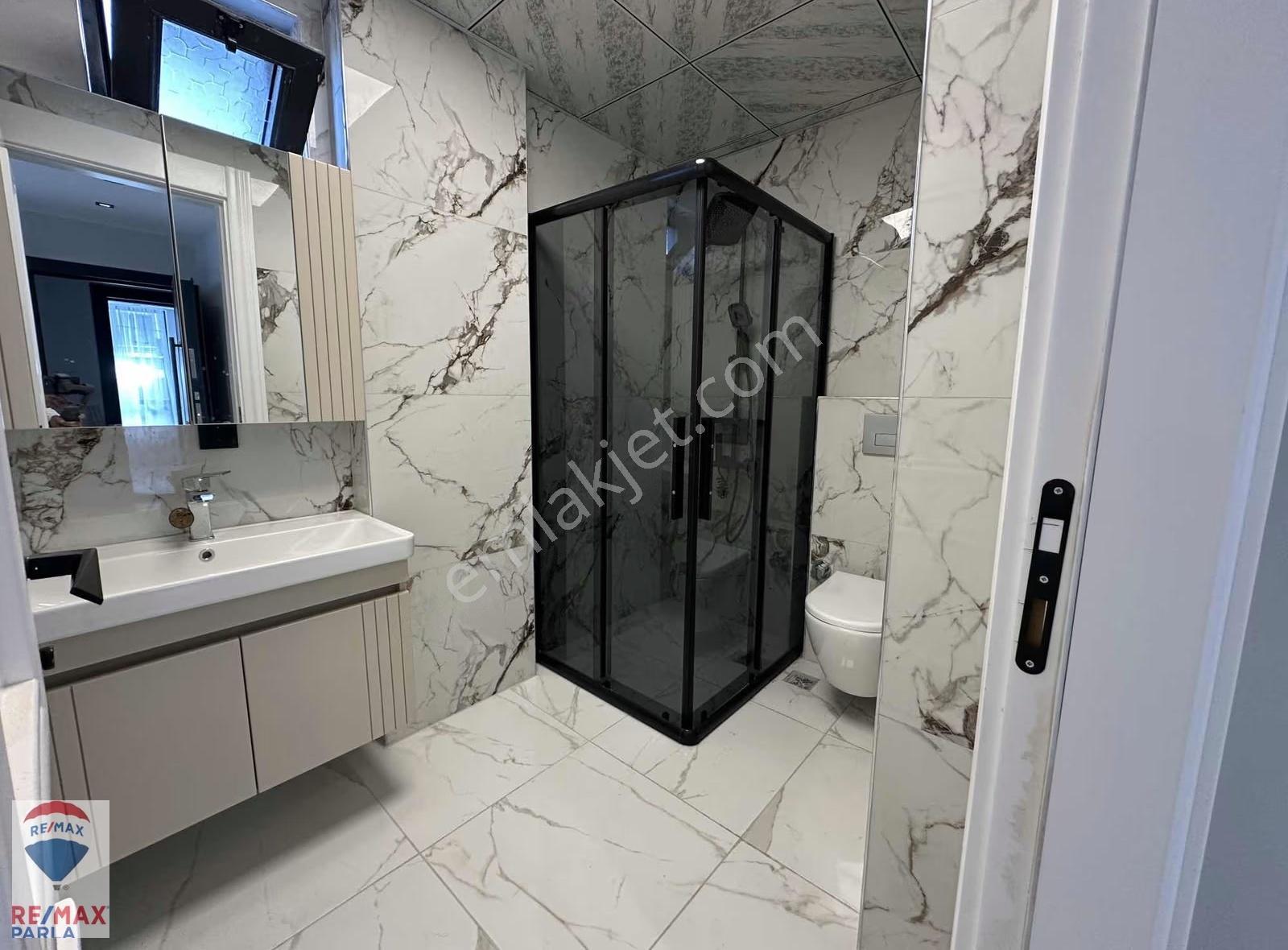 Full Eşyalı Deniz Manzaralı 1+1 Satılık - Görsel 14