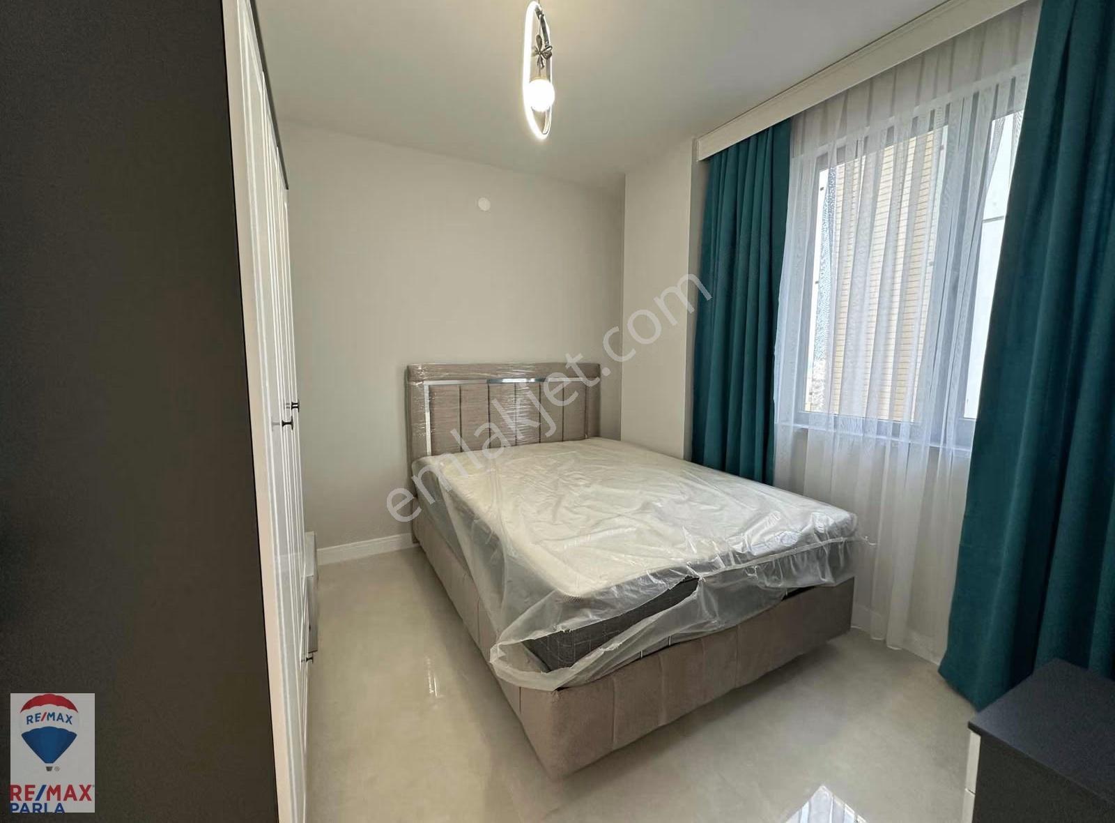 Full Eşyalı Deniz Manzaralı 1+1 Satılık - Görsel 3