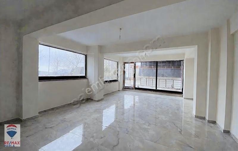 Alaçam Cadde Cephe 360 M² Bahçeli Yüksek Tavanlı Kiralık Dükkan - Görsel 19