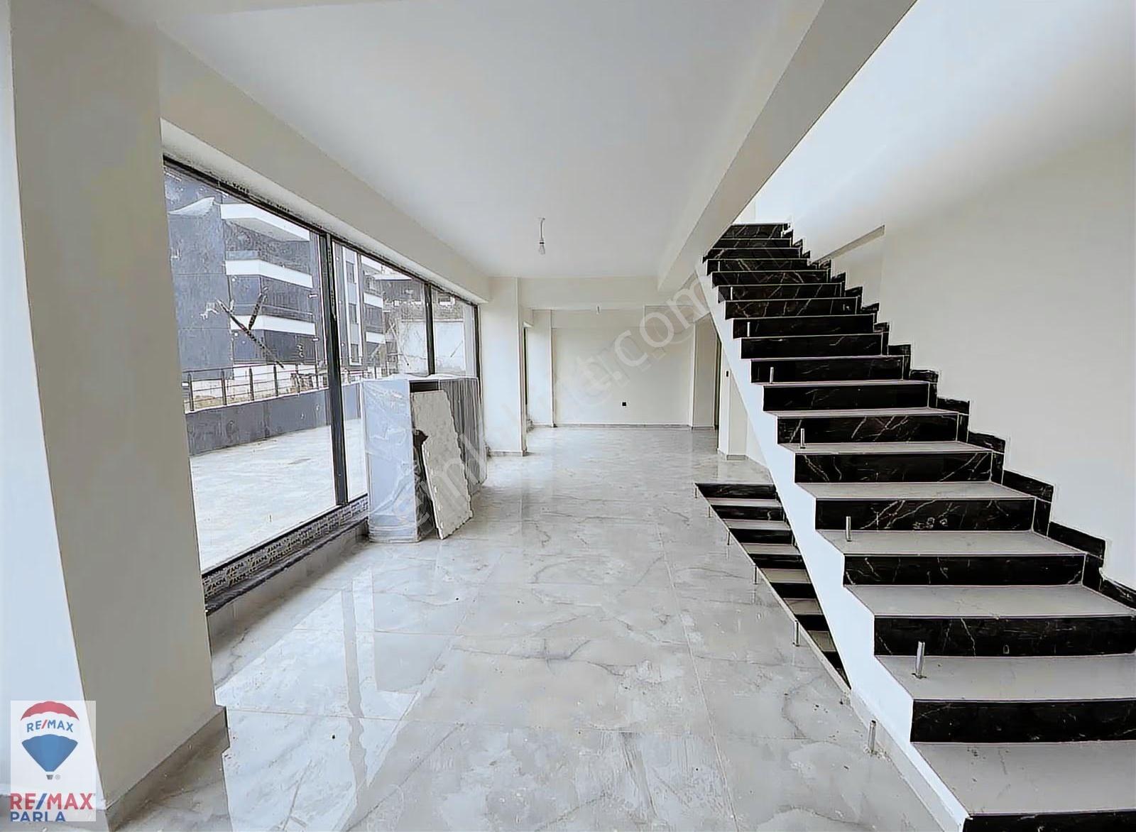 Alaçam Cadde Cephe 360 M² Bahçeli Yüksek Tavanlı Kiralık Dükkan - Görsel 17