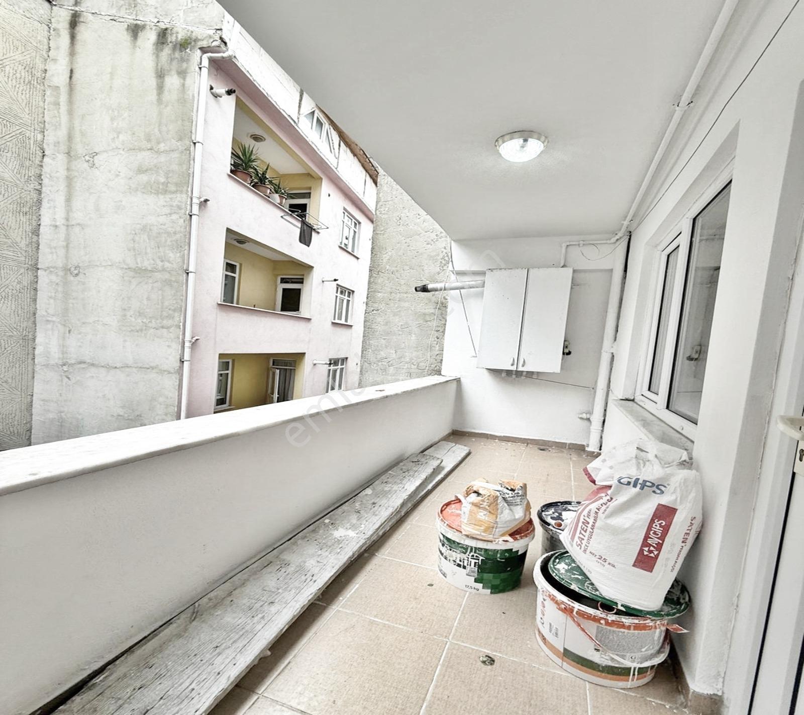 Esenyurt Kıraç Osmangazi Mahallesinde Yürüyüş Yolunun Dibinde - Görsel 23