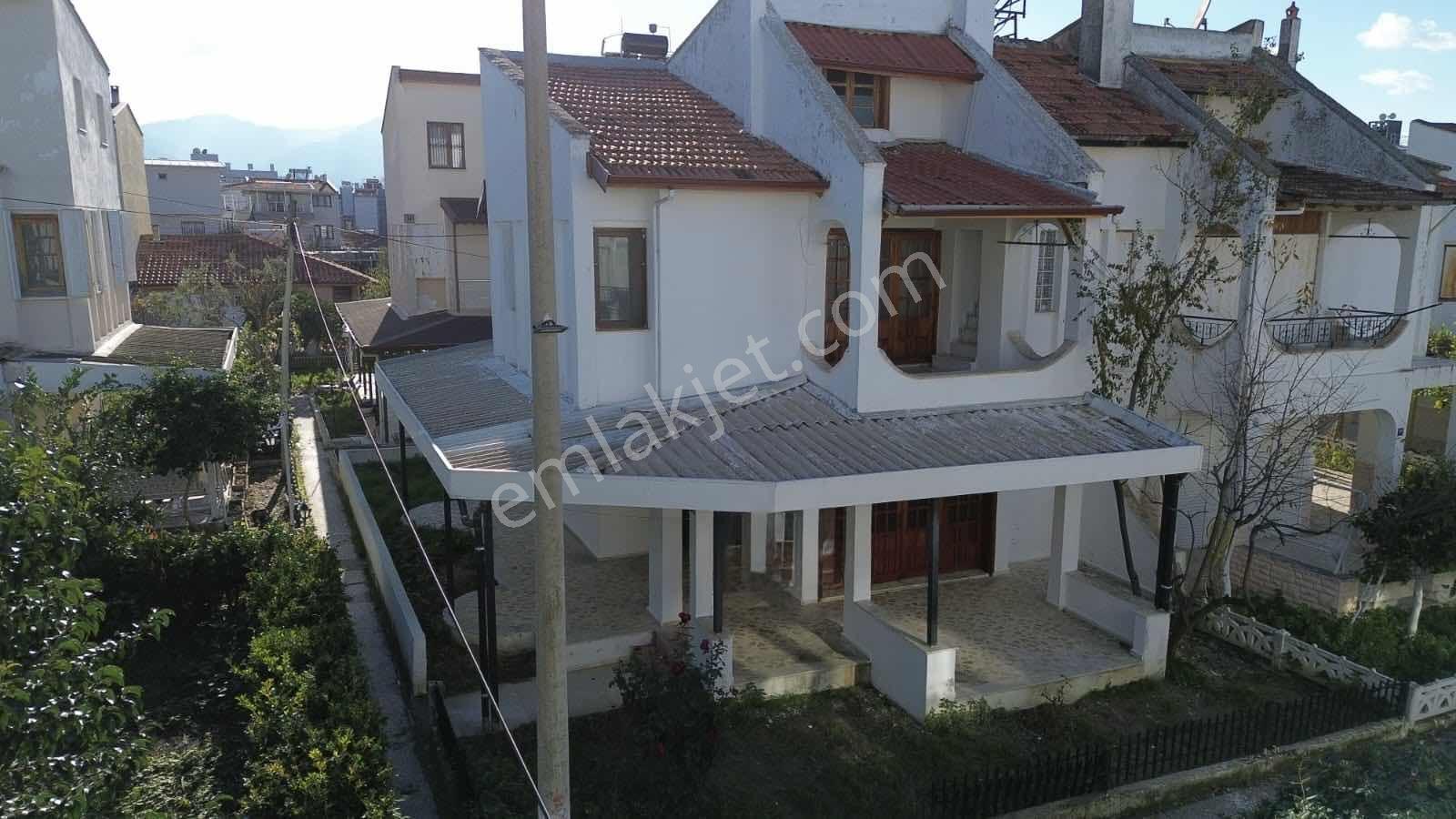 Kuşadası Davutlar Sahilinde Denize 300 Mt Satılık 4+1 Villa - Görsel 11