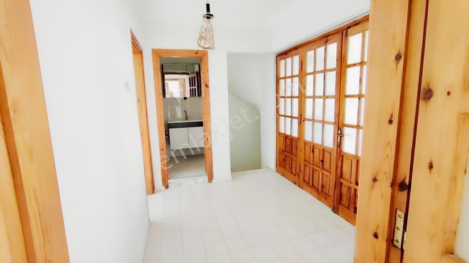 Kuşadası Davutlar Sahilinde Denize 300 Mt Satılık 4+1 Villa - Görsel 4