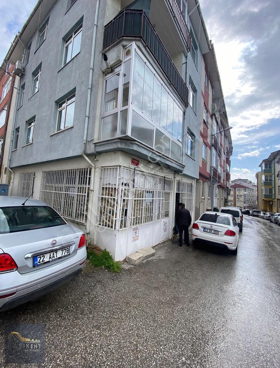 Nişancıpaşa Mahallesinde Satılık 90m2 Köşe Dükkan