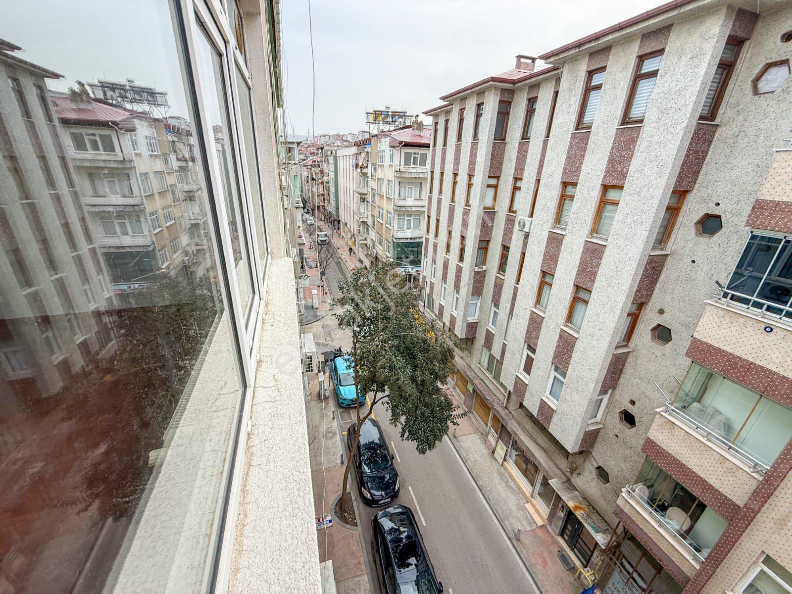 Hakkıbey Sokak Uzerinde İci Temiz Satılık Daire - Görsel 14