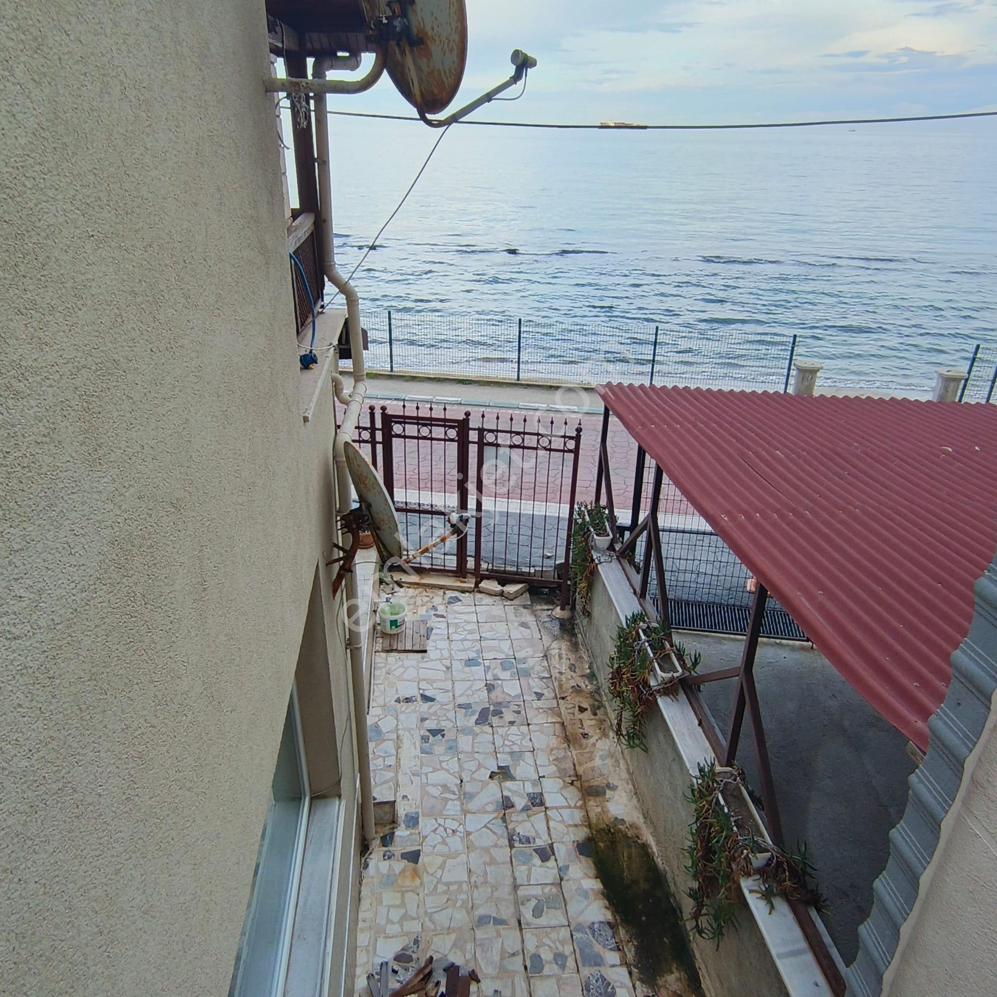 Altınova Da Kiralık 2+1 Daire Denize Sıfır - Görsel 22