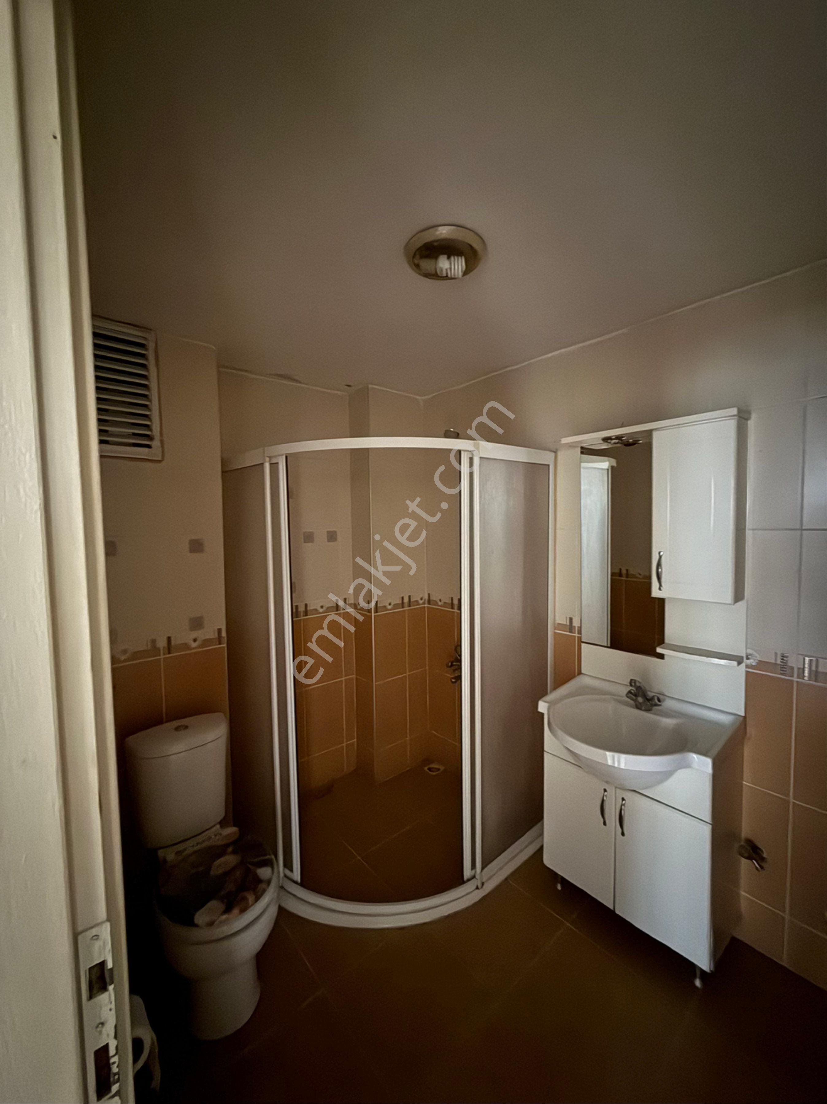 Ulugazi Mahallesinde İci Temiz Kiralık Daire - Görsel 5