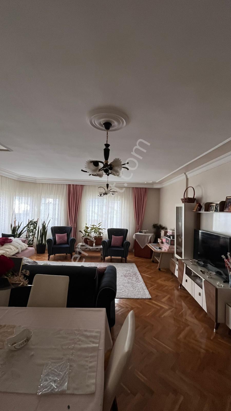 Valley'den Muhittin Mahallesi'nde 4+1 Geniş, Otoparklı Daire - Görsel 9