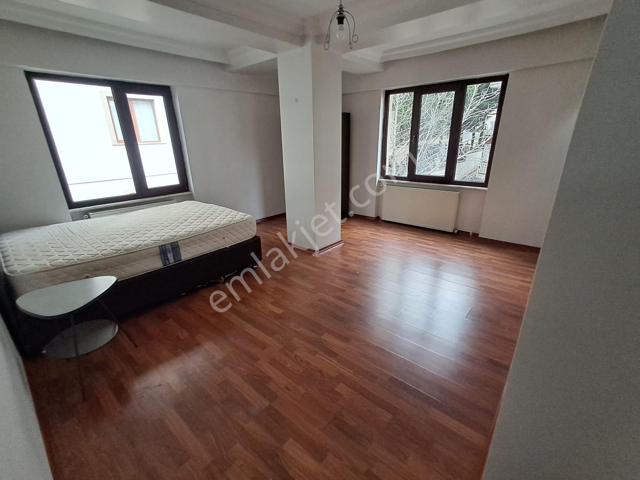 Ataşehir İnönüde Yurtsever Caddesi Üzerinde 130m2 3+1 Arakat - Görsel 9