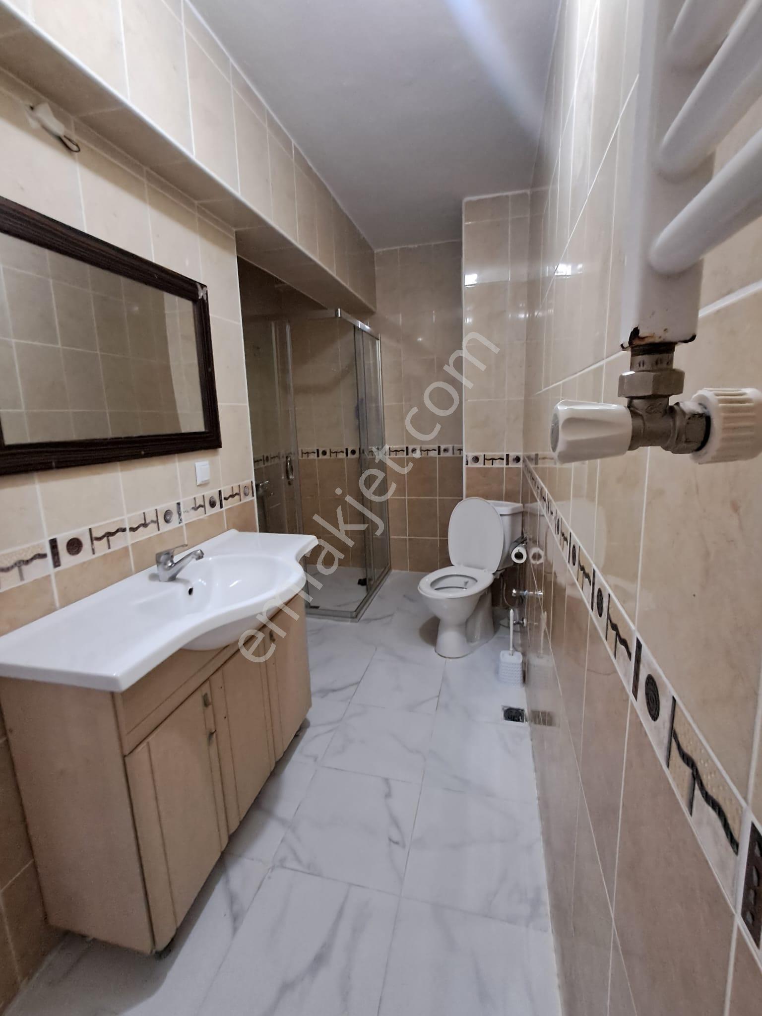 Ataşehir İnönüde Yurtsever Caddesi Üzerinde 130m2 3+1 Arakat - Görsel 15