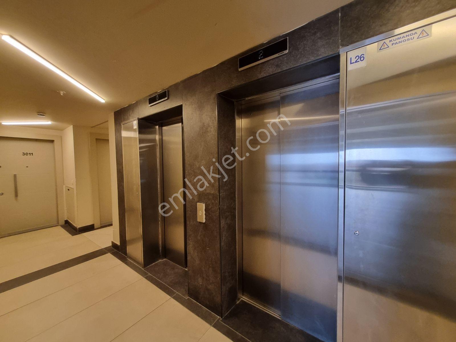 Cadde 54 Te Muhteşem Konumda Satılık 1+0 55 M2 Home Ofis - Görsel 8