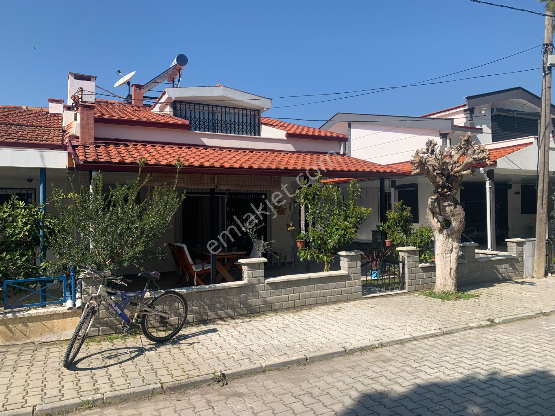 Murat Kuntker’den, Kuşadası, Nazilli Sitesi’nde Satılık, Tadilatlı 2+1 Villa - Görsel 3