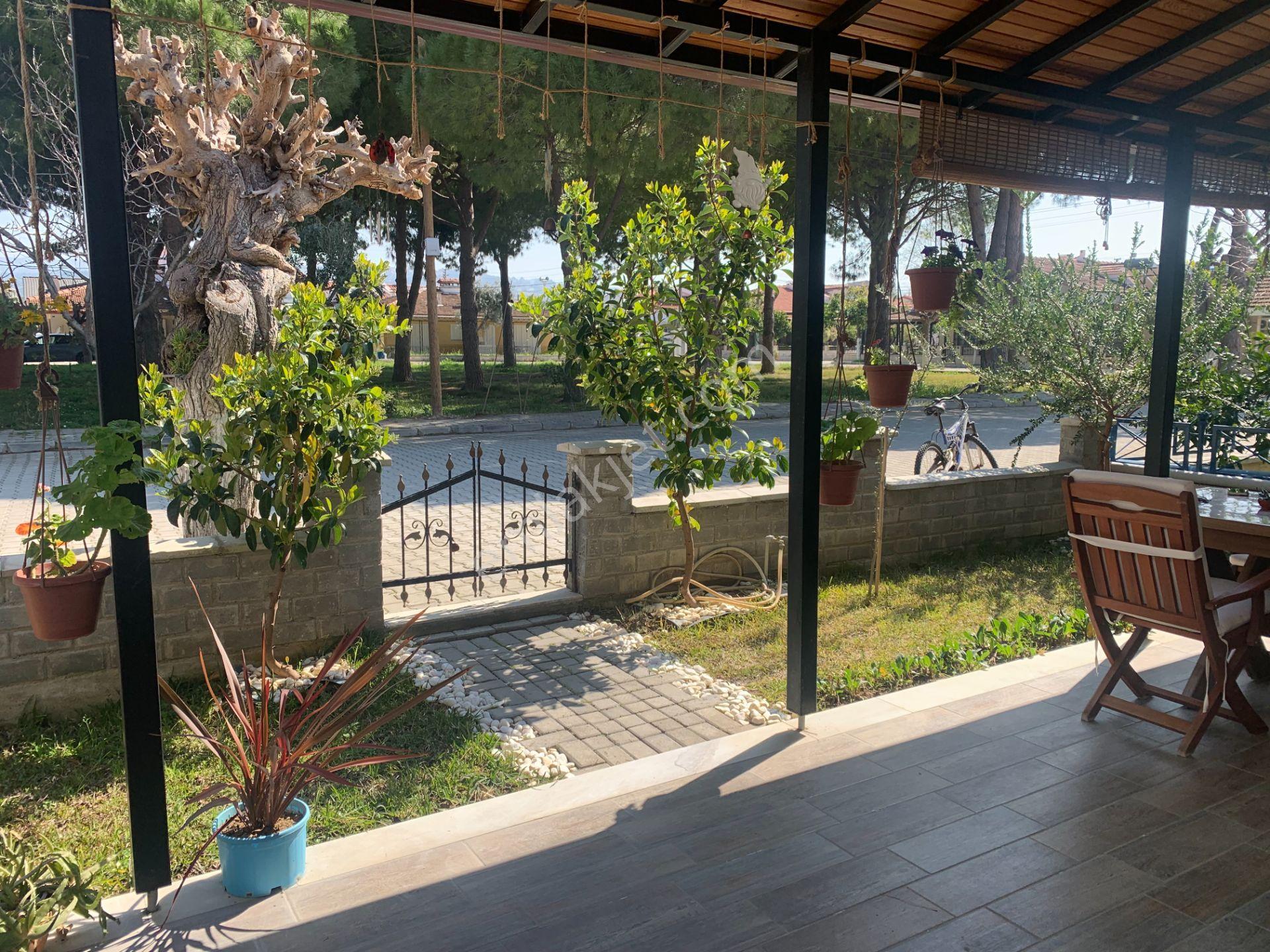 Murat Kuntker’den, Kuşadası, Nazilli Sitesi’nde Satılık, Tadilatlı 2+1 Villa - Görsel 8