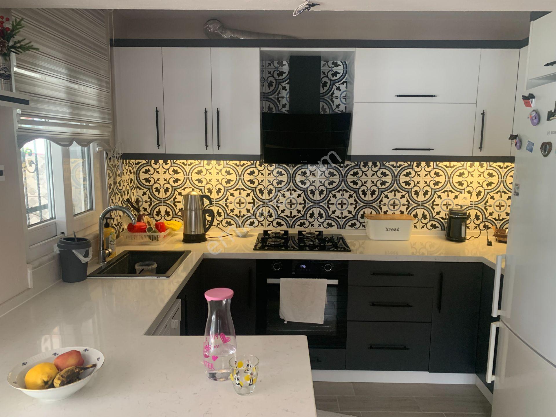 Murat Kuntker’den, Kuşadası, Nazilli Sitesi’nde Satılık, Tadilatlı 2+1 Villa - Görsel 19
