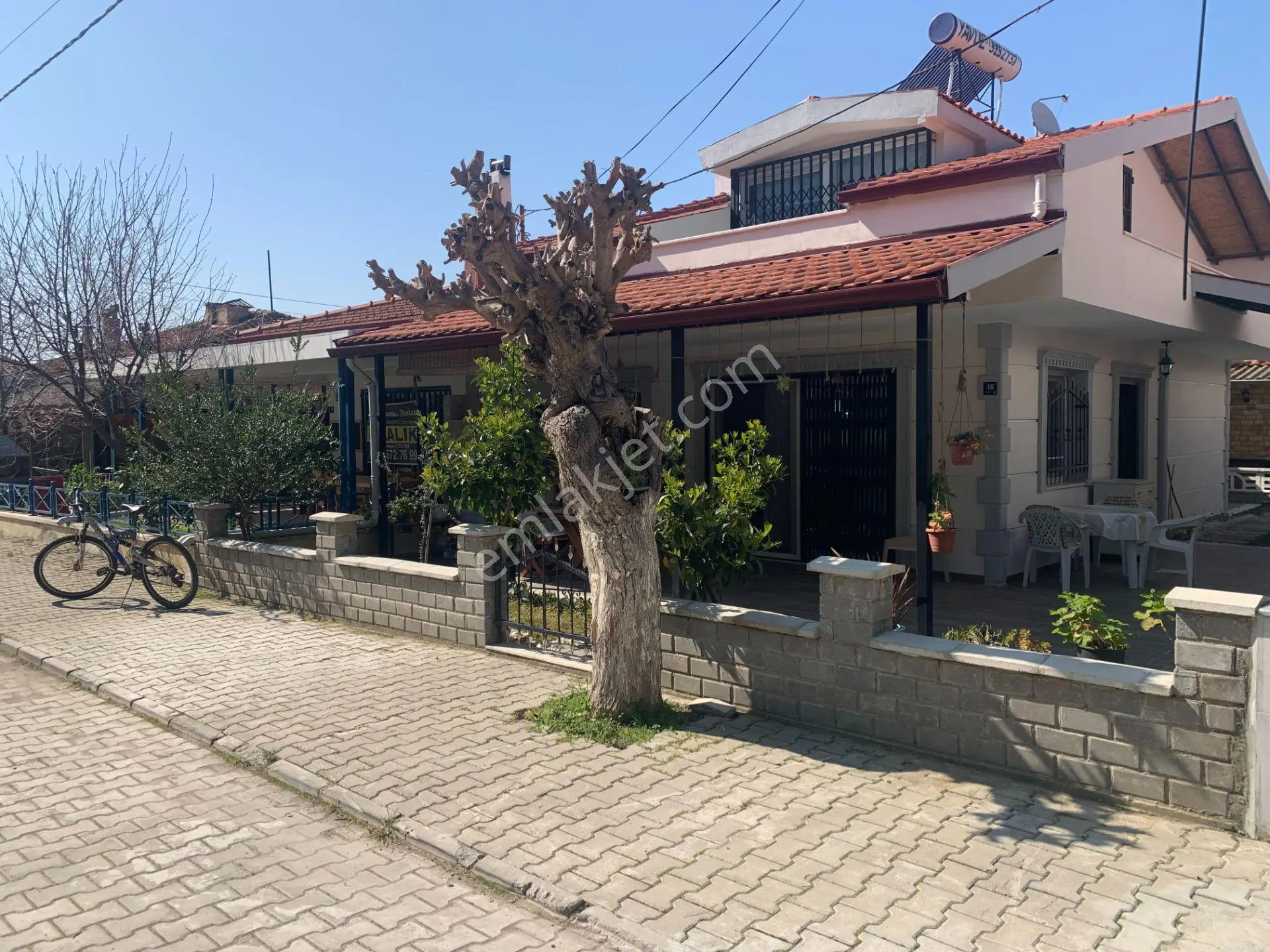 Murat Kuntker’den, Kuşadası, Nazilli Sitesi’nde Satılık, Tadilatlı 2+1 Villa