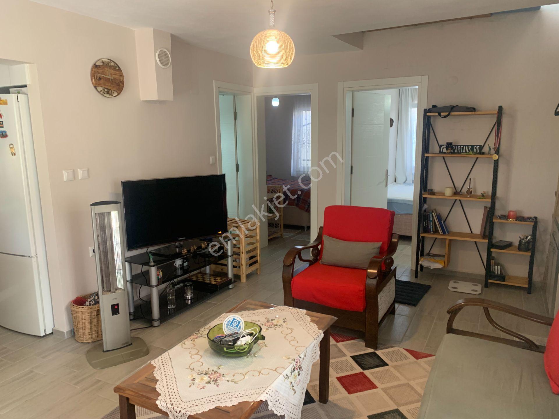 Murat Kuntker’den, Kuşadası, Nazilli Sitesi’nde Satılık, Tadilatlı 2+1 Villa - Görsel 16