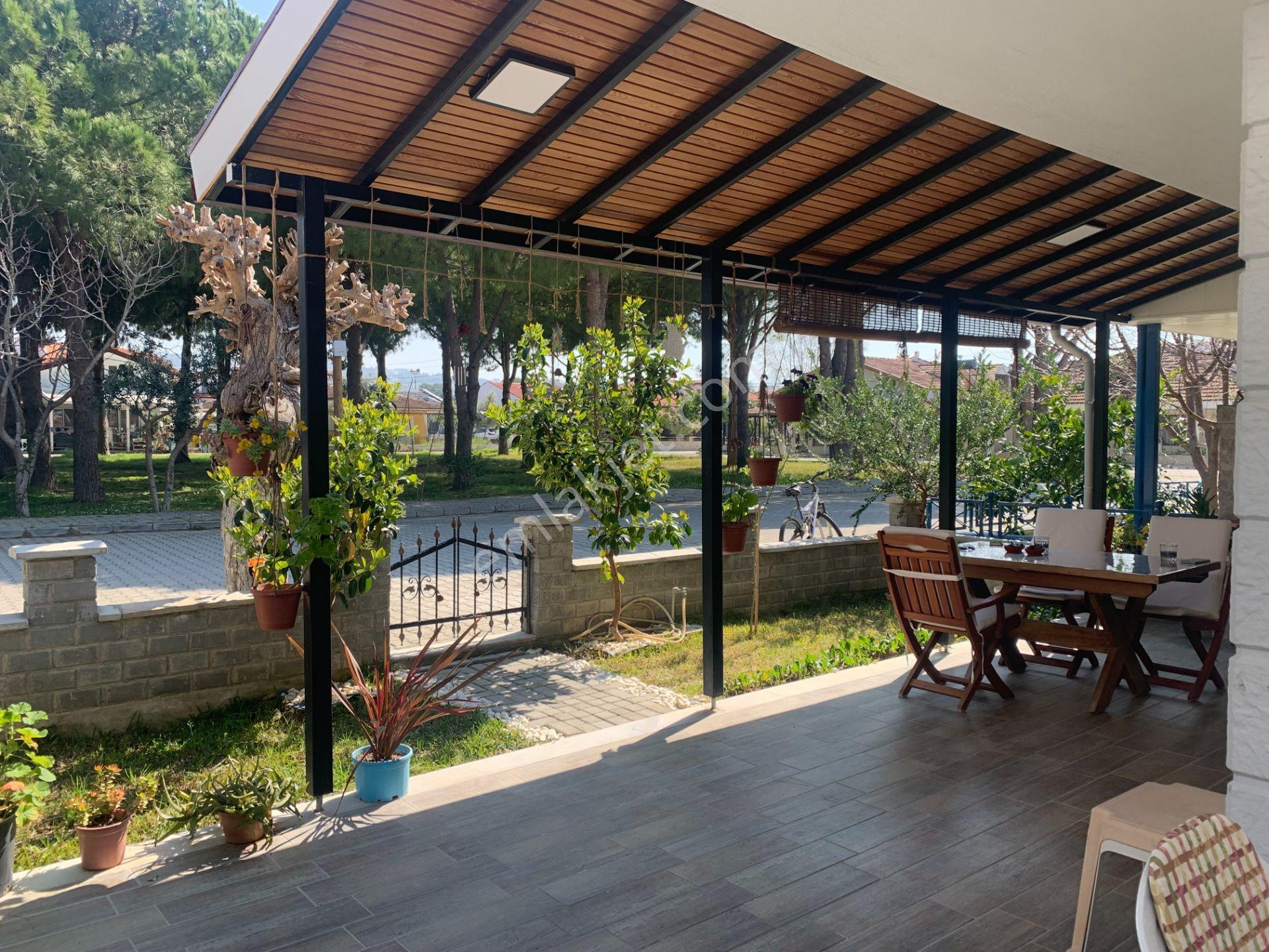 Murat Kuntker’den, Kuşadası, Nazilli Sitesi’nde Satılık, Tadilatlı 2+1 Villa - Görsel 7