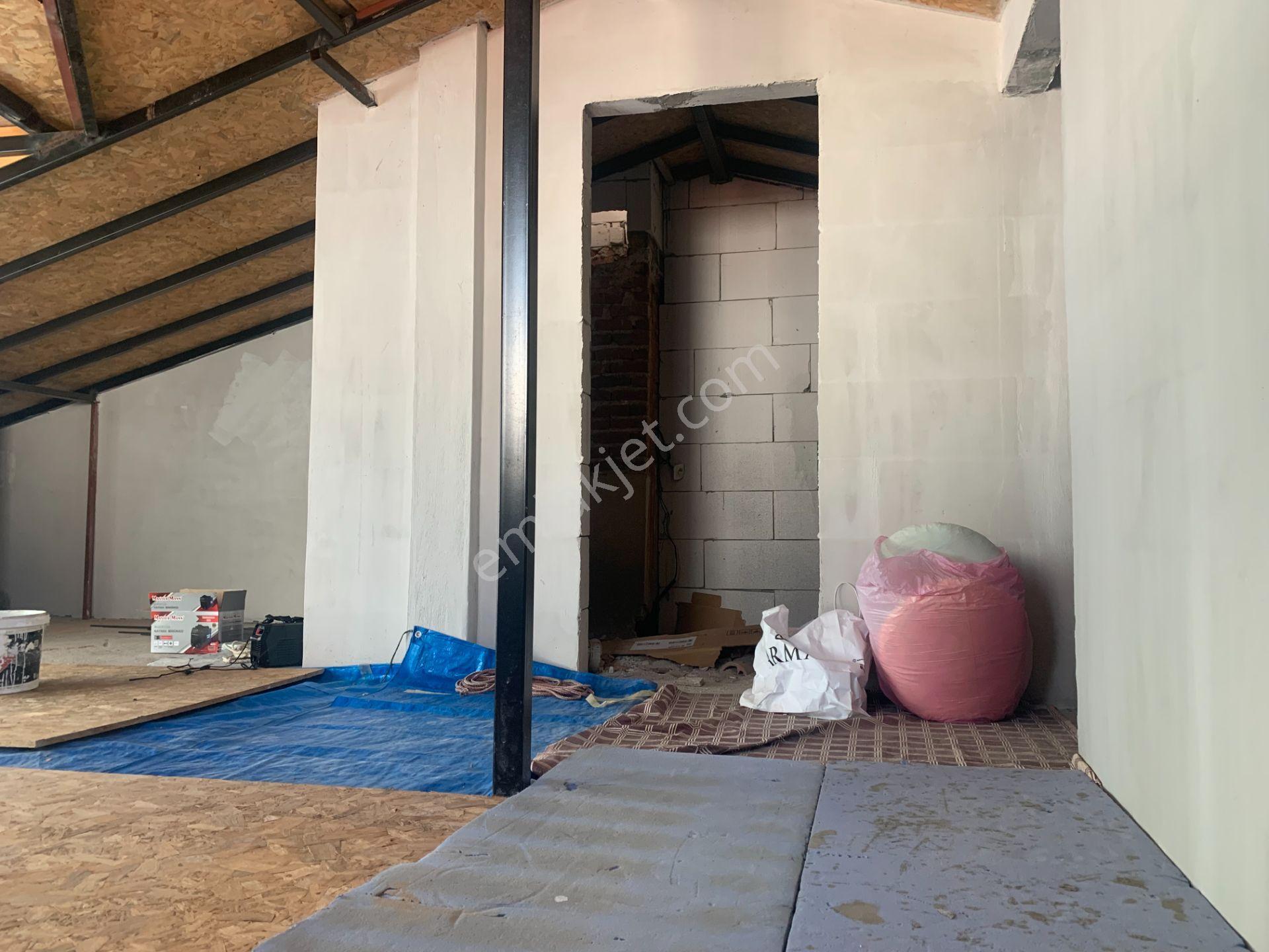 Murat Kuntker’den, Kuşadası, Nazilli Sitesi’nde Satılık, Tadilatlı 2+1 Villa - Görsel 26