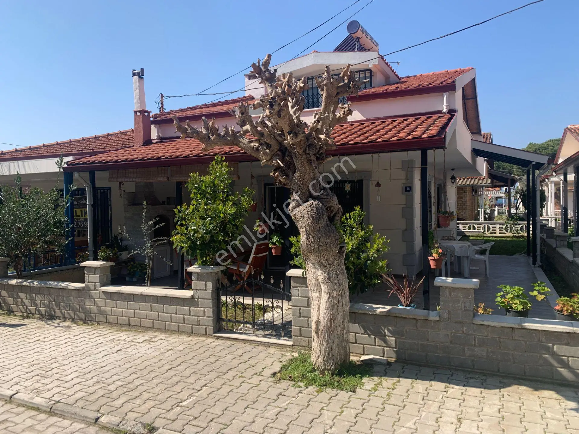 Murat Kuntker’den, Kuşadası, Nazilli Sitesi’nde Satılık, Tadilatlı 2+1 Villa - Görsel 2