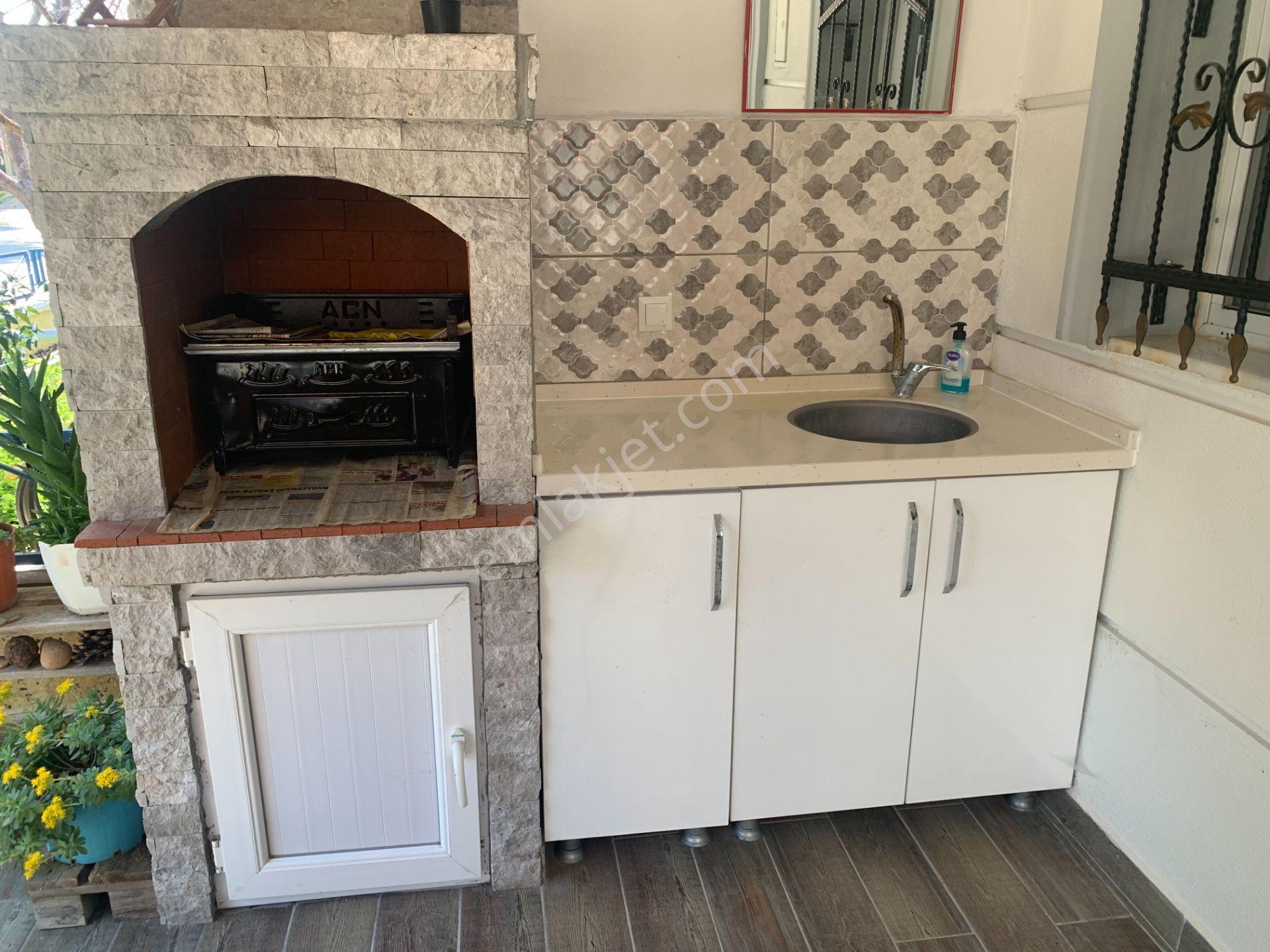 Murat Kuntker’den, Kuşadası, Nazilli Sitesi’nde Satılık, Tadilatlı 2+1 Villa - Görsel 11