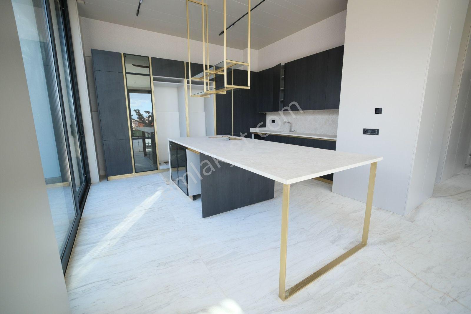 Remax Model Den Şirinköy Özel Konsept Lüks 6+1 Tripleks Villa - Görsel 23