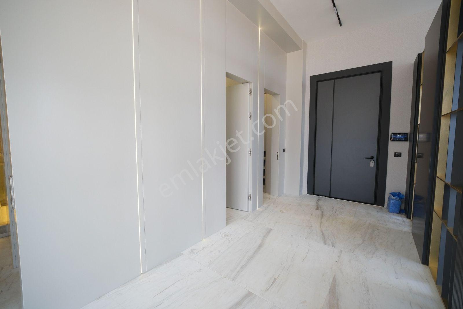 Remax Model Den Şirinköy Özel Konsept Lüks 6+1 Tripleks Villa - Görsel 25