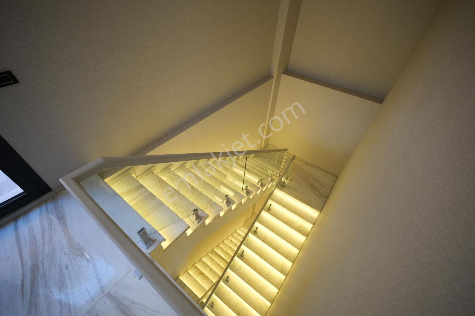 Remax Model Den Şirinköy Özel Konsept Lüks 6+1 Tripleks Villa - Görsel 14