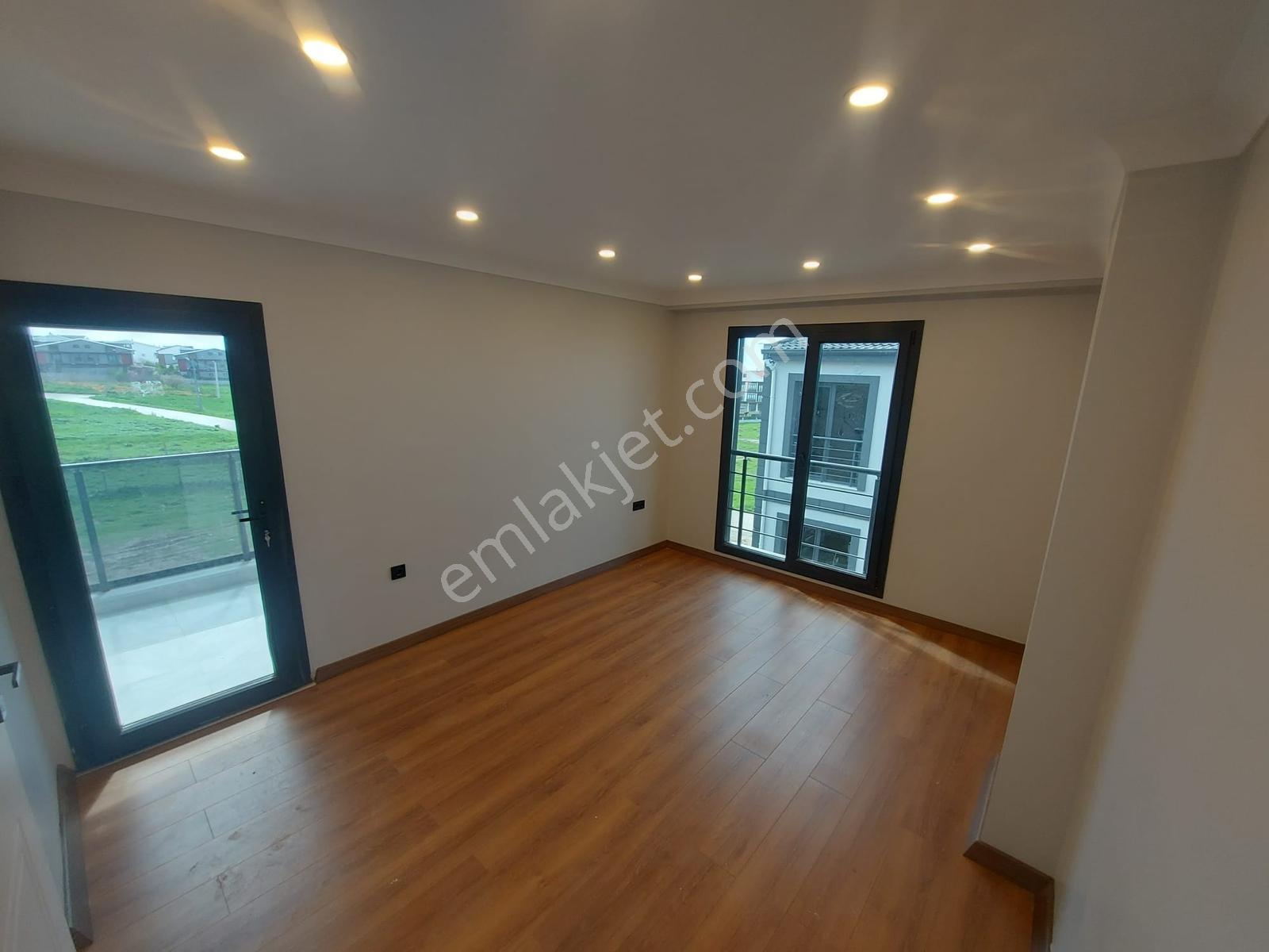 Yeniçiftlik En İyi Lokasyonda Müstakil Bahçeli 4+1 Yazlık Villa - Görsel 25