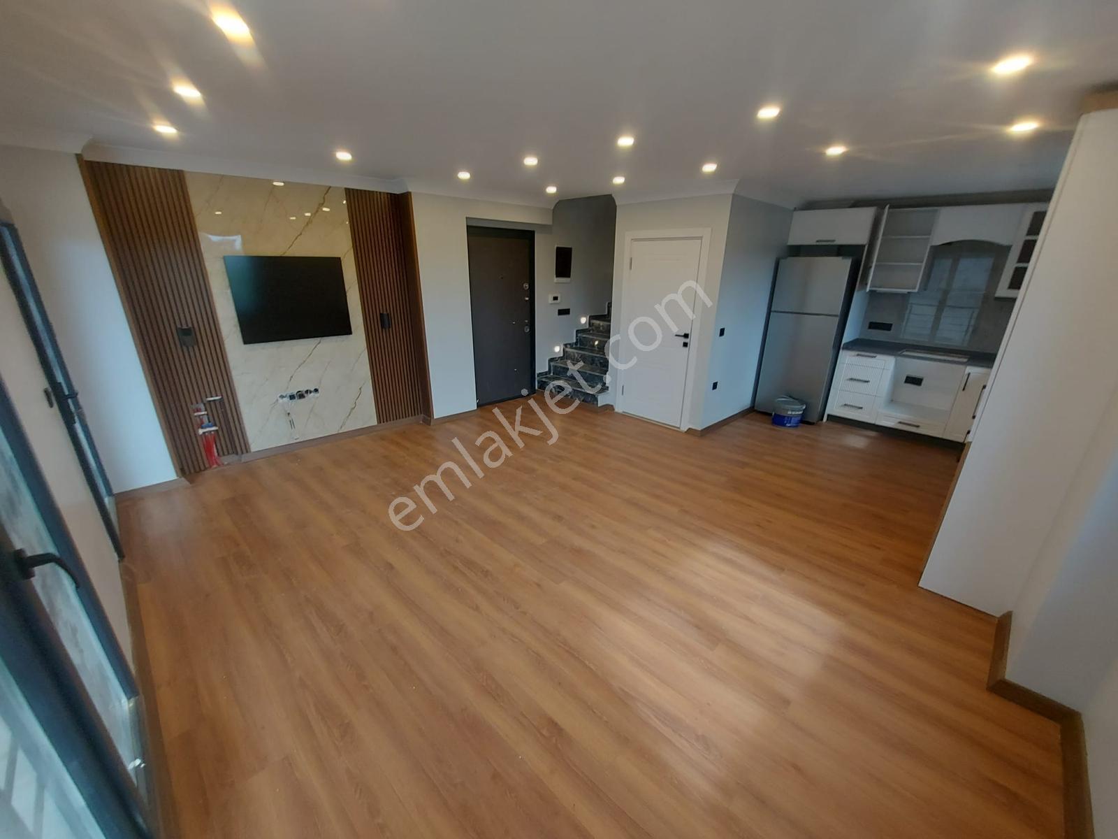 Yeniçiftlik En İyi Lokasyonda Müstakil Bahçeli 4+1 Yazlık Villa - Görsel 3