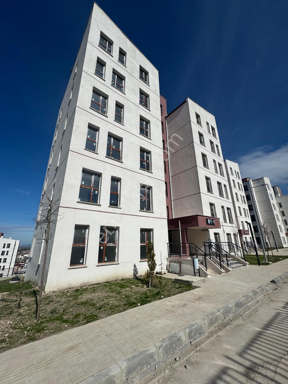 Mustafakemalpaşa Lalaşahin Tokilerde 4.kat 2+1 Kiralık Daire